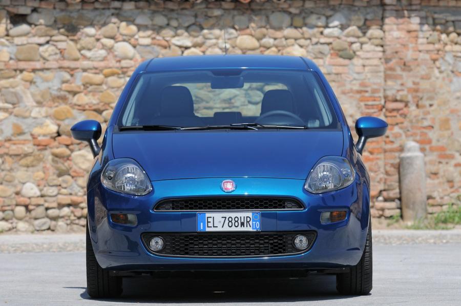  Fiat Punto 5-Door 2012 года  (фото 23 из 30)